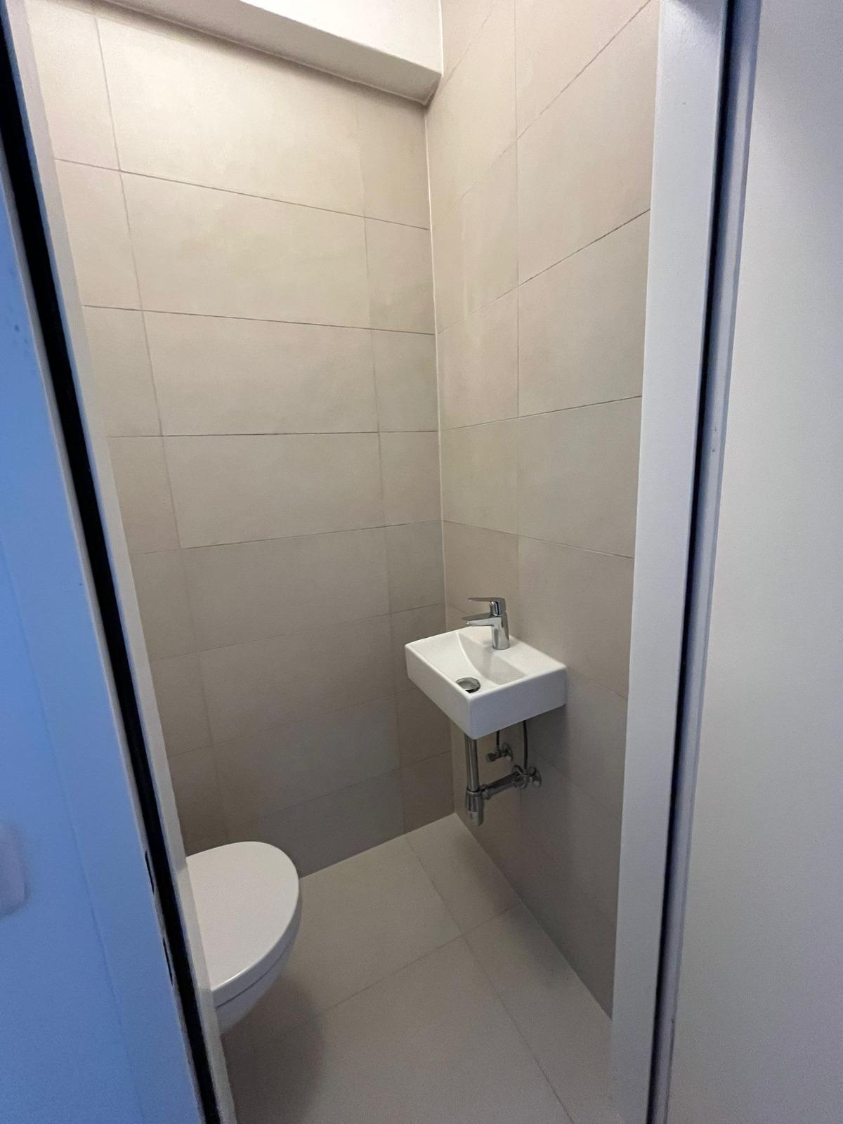 Bathroom view 3