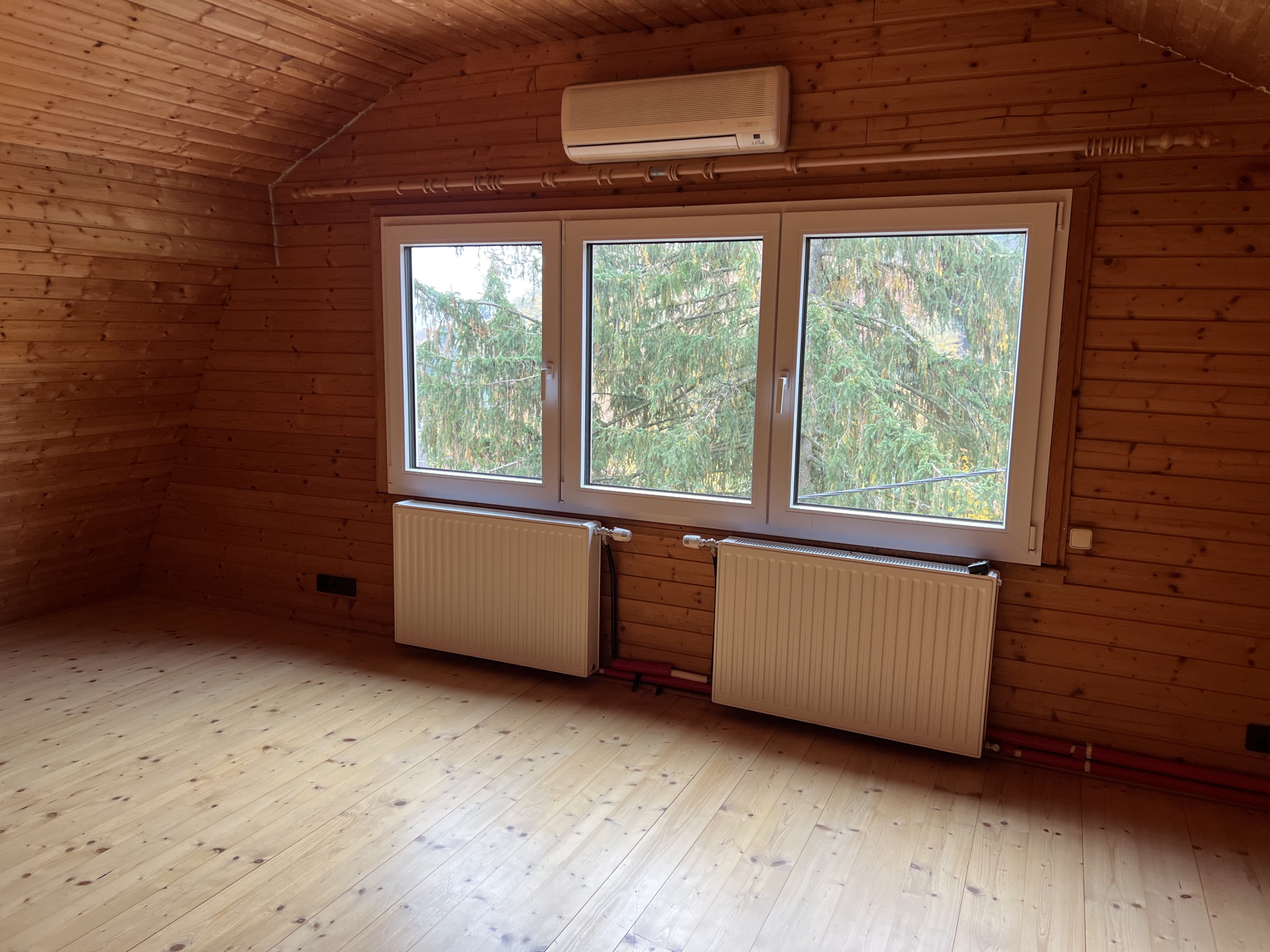 Interior view 8